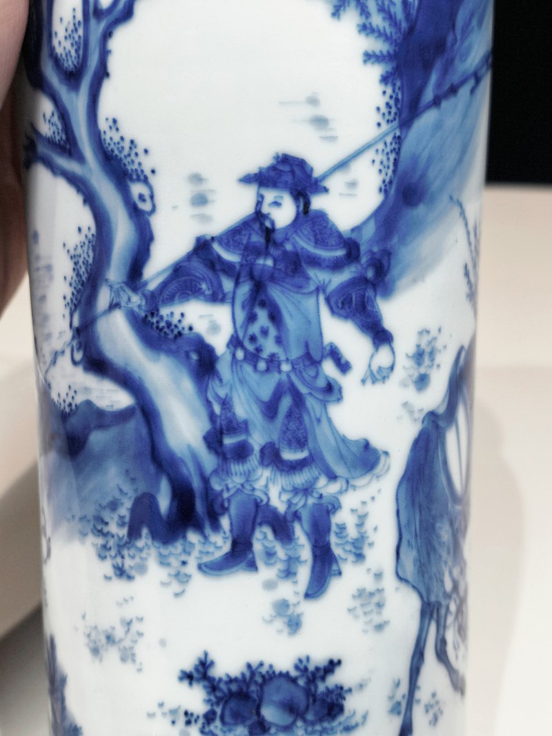 明崇祯 青花龙凤金钗传人物故事图筒瓶 - 图10