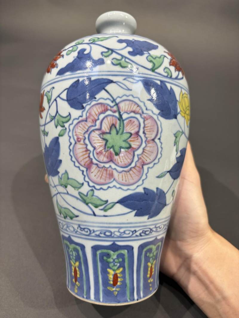    50年代 摹元青花斗彩牡丹纹梅瓶 - 图2