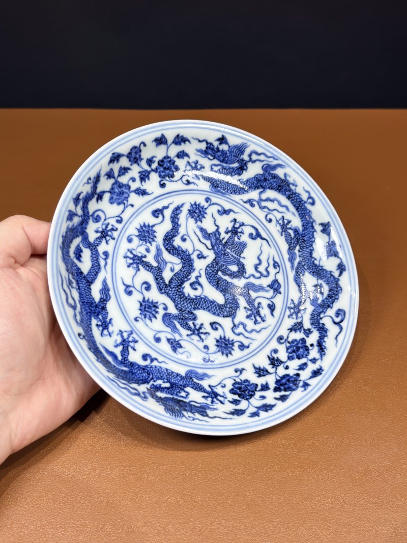 明宣德 青花莲池腾龙纹盘 - 图6