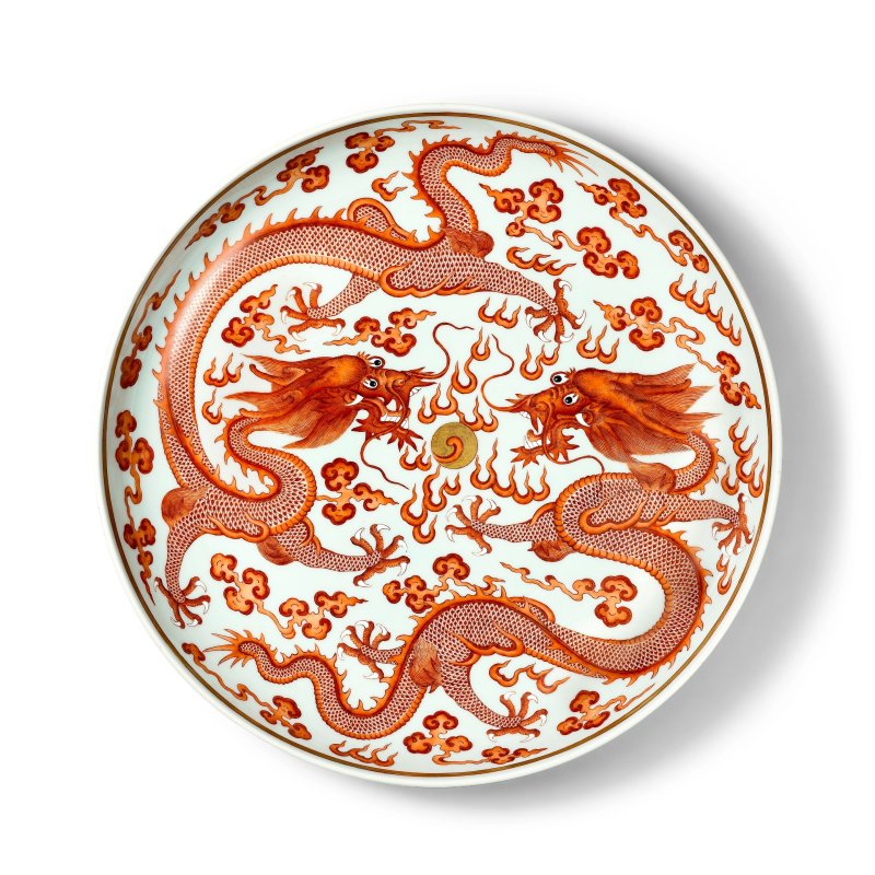 清宣統　礬紅雙龍戲珠盤 | A LARGE IRON-RED 'DRAGON' DISH - 图3