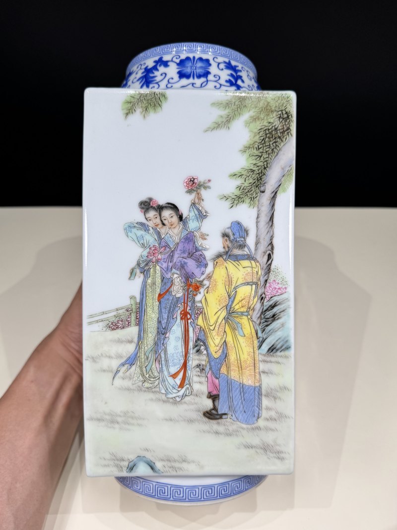 民国 粉彩十二花神故事图琮式瓶一对 - 图18