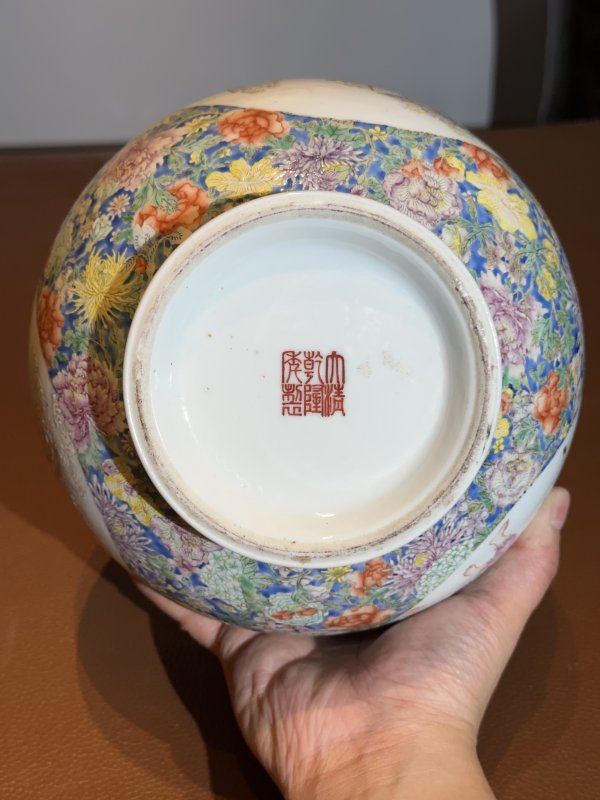 民国 粉彩百花不落地开窗麻姑献寿瓶 - 图5