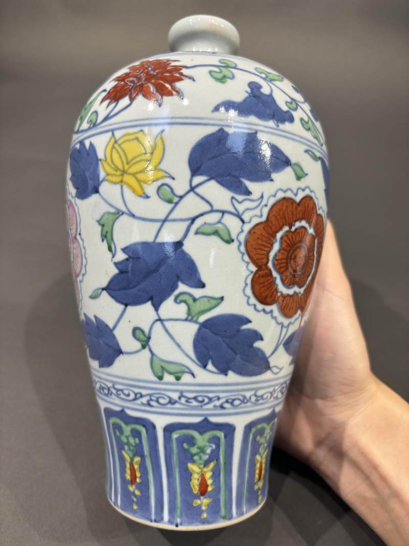    50年代 摹元青花斗彩牡丹纹梅瓶 - 图3