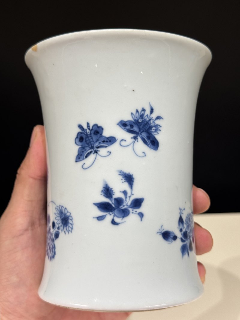 清康熙 青花花蝶纹束腰笔筒 - 图7
