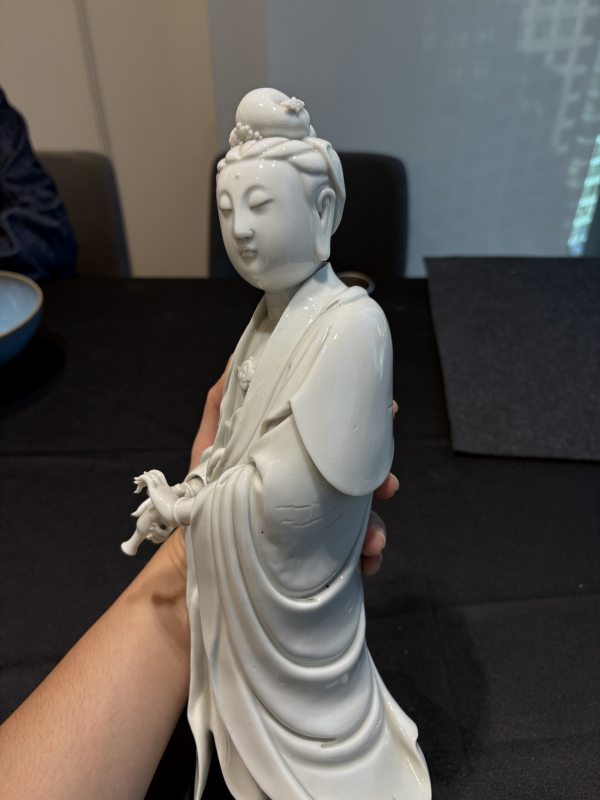 清 德化白釉“博及漁人”款觀音像 - 图11