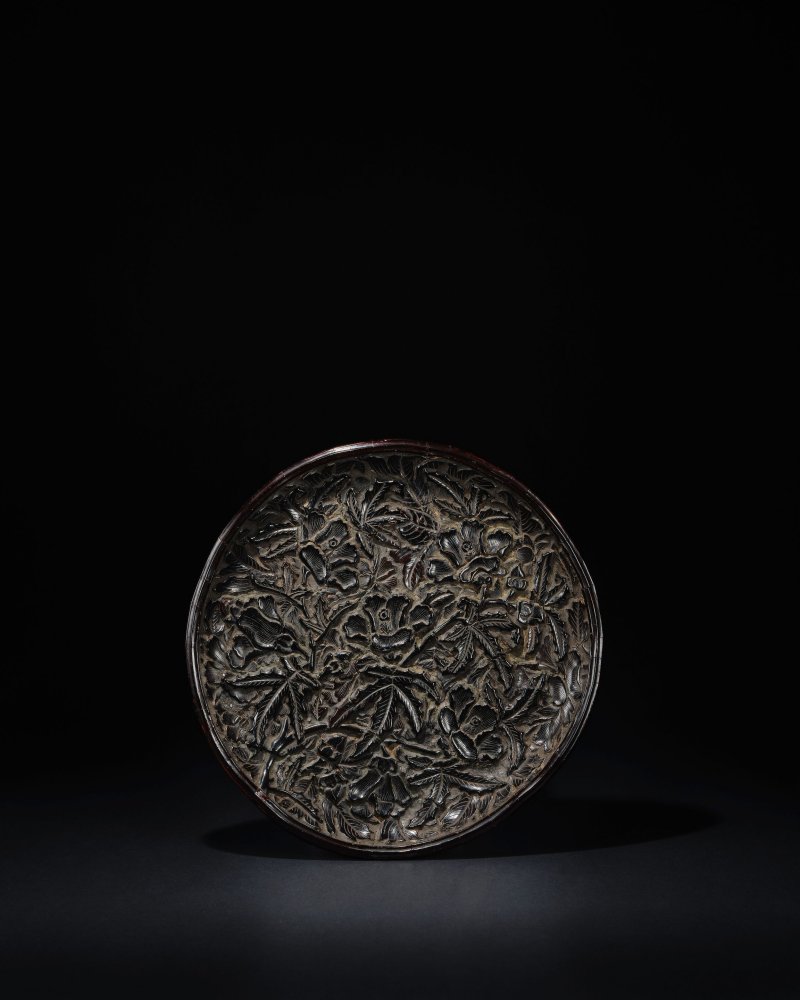 宋/元　剔黑秋葵紋盤 | A CARVED BLACK LACQUER 'MUSK MALLOW' DISH - 图5