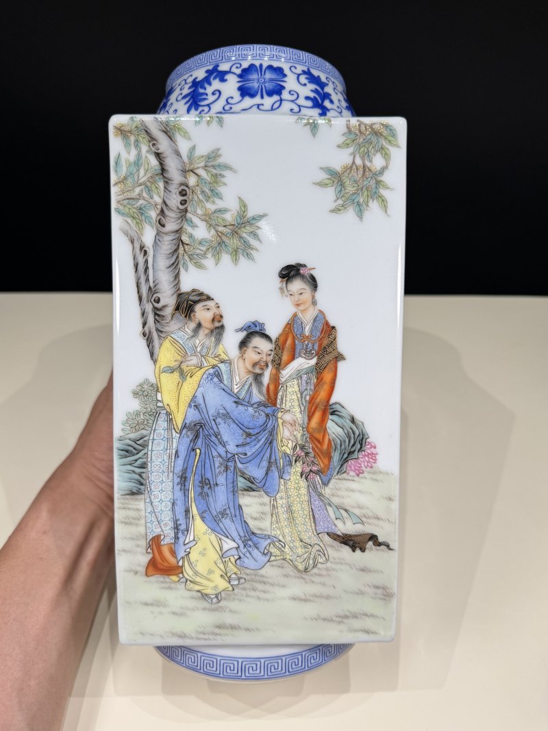 民国 粉彩十二花神故事图琮式瓶一对 - 图19