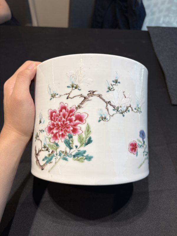 清雍正 粉彩花卉紋筆筒 - 图12