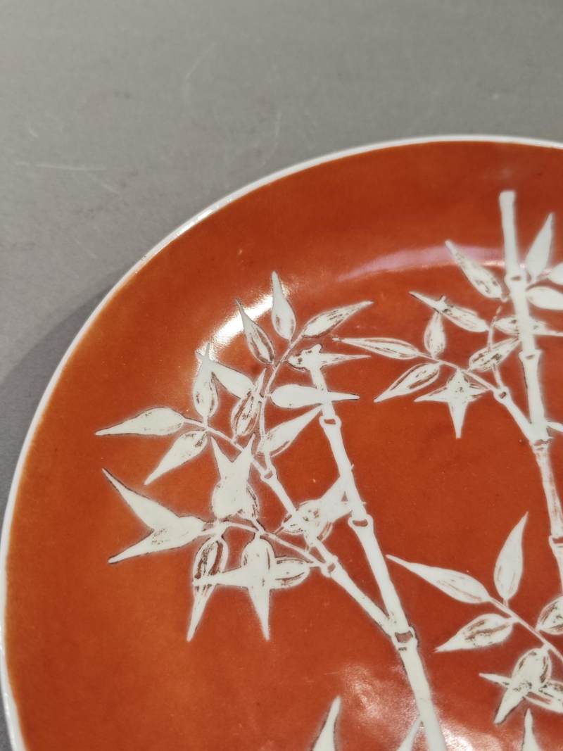    清 珊瑚红留白竹节纹盘 - 图5