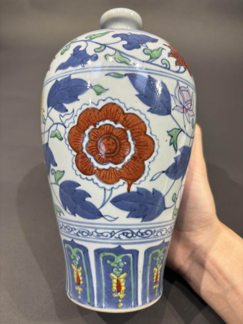    50年代 摹元青花斗彩牡丹纹梅瓶 - 图4