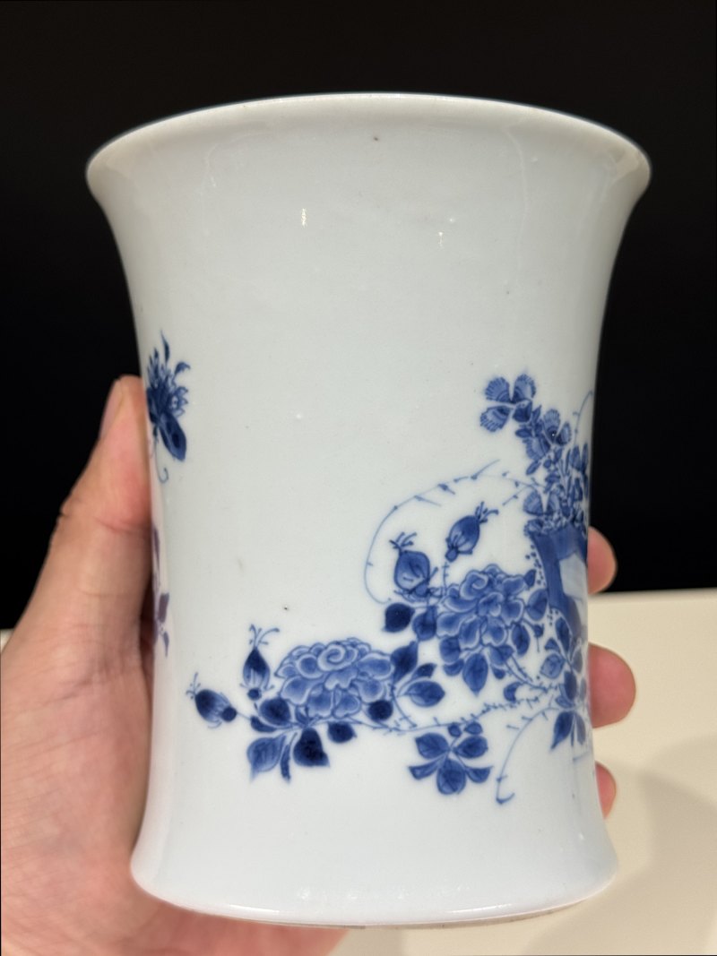 清康熙 青花花蝶纹束腰笔筒 - 图8