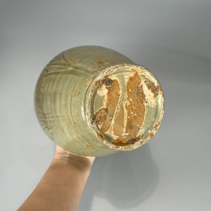 明代 龙泉窑青釉刻花瓶 - 图10