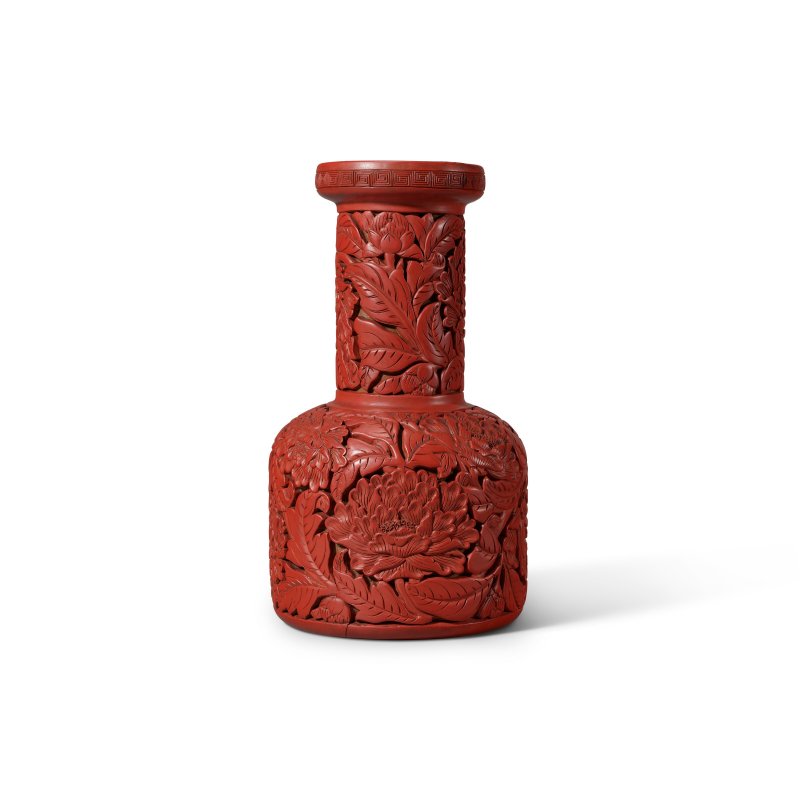 明永樂 剔紅纏枝花卉紋紙槌瓶 「大明永樂年製」針刻款  YONGLE INCISED SIX-CHARACTER MARK AND OF THE PERIOD (1403-1425) - 图1