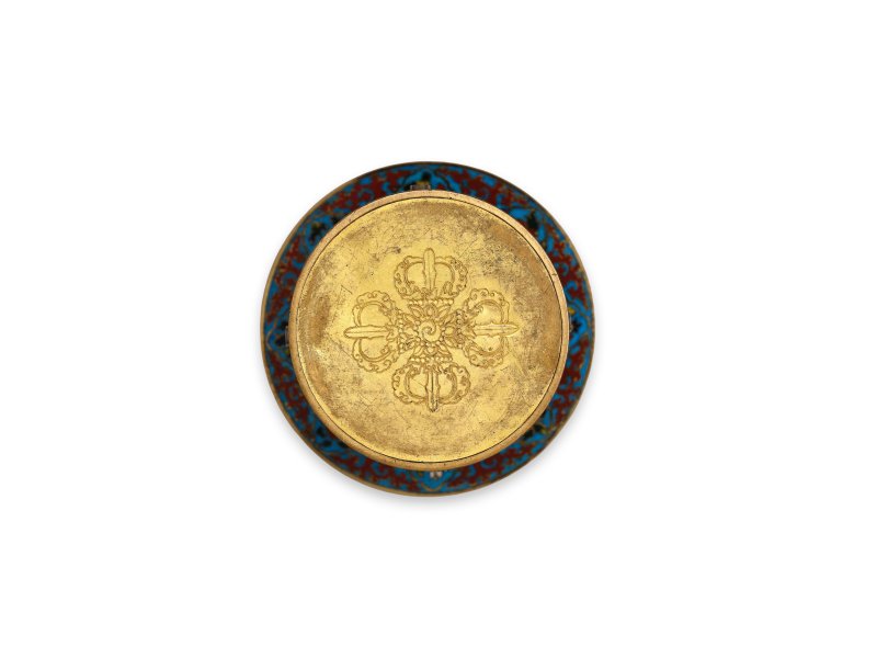 明宣德　掐絲琺瑯纏枝蓮紋出戟尊 | AN EXCEPTIONALLY RARE CLOISONNÉ ENAMEL AND GILT-BRONZE VASE, ZUN - 图5