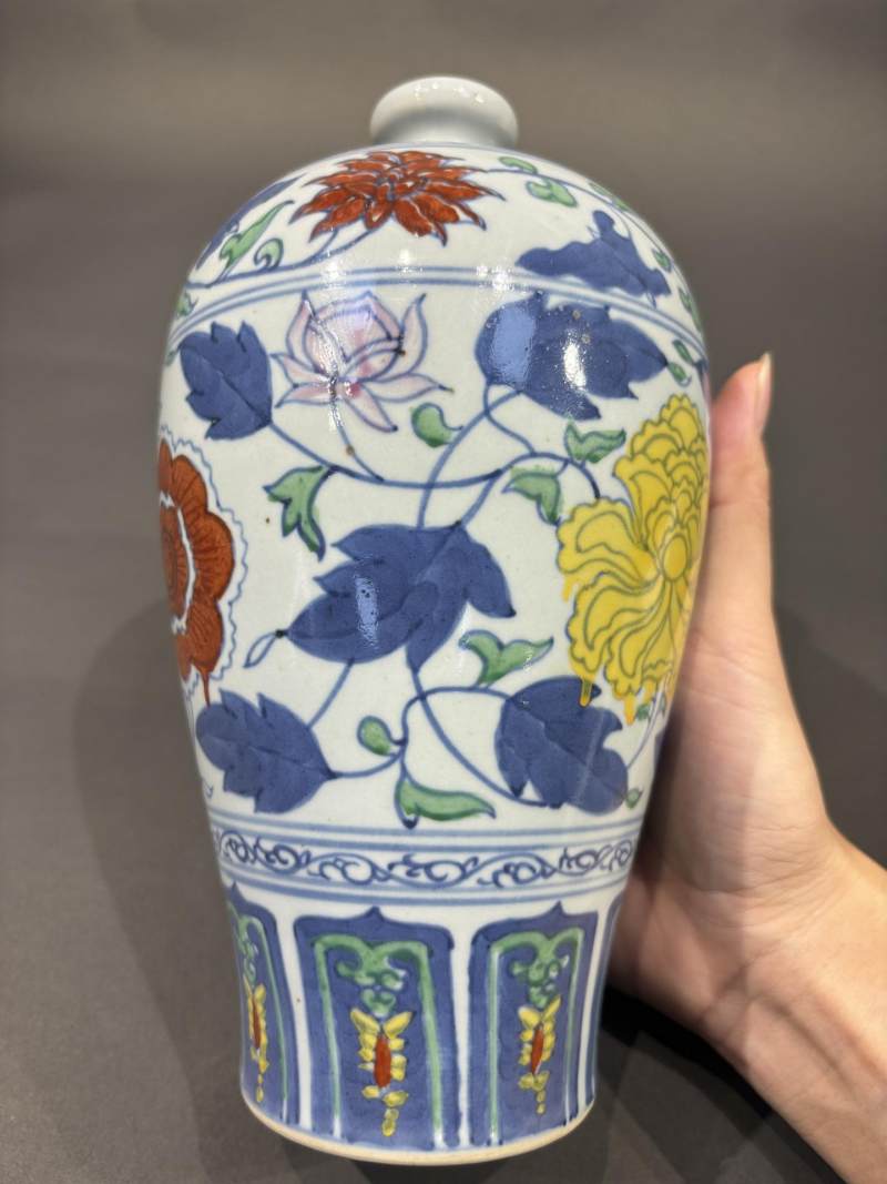    50年代 摹元青花斗彩牡丹纹梅瓶 - 图5