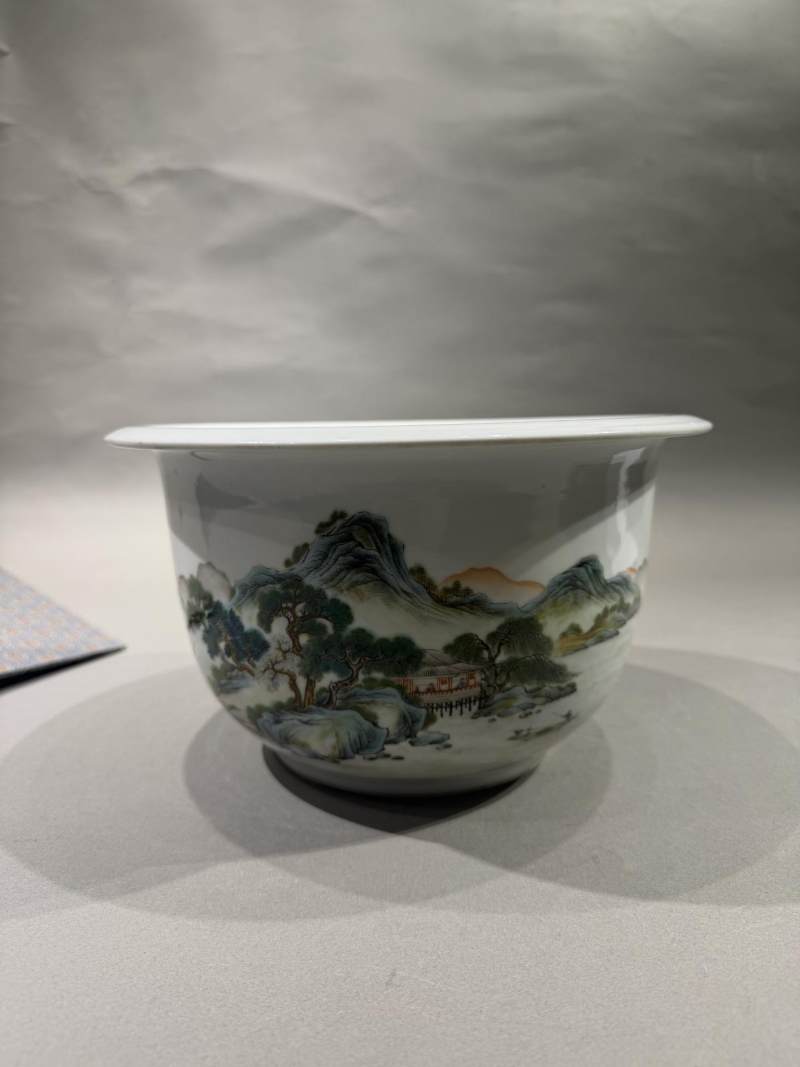    民国 粉彩通景山水人物盆 - 图2