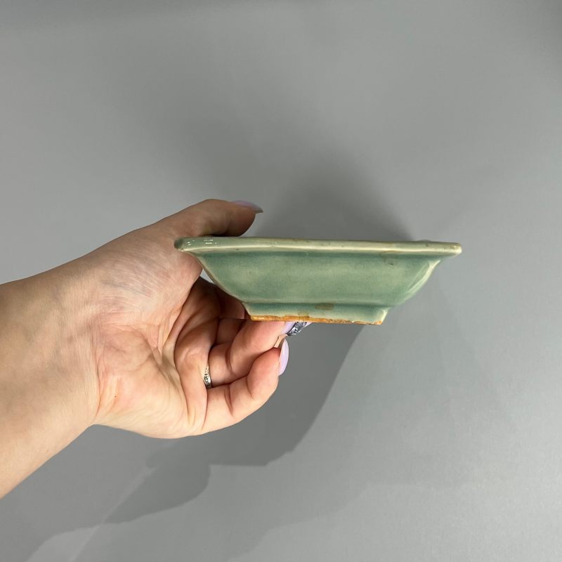 明代 青釉印花方盘 - 图7