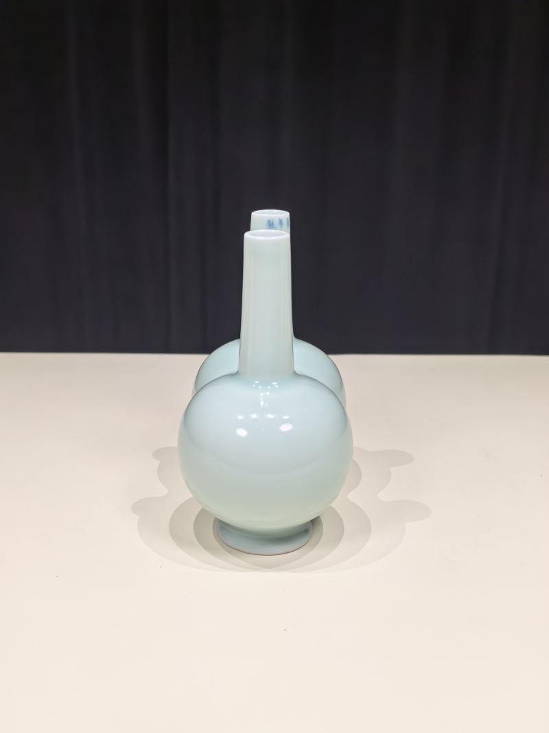 清雍正 御制粉青釉双联瓶 - 图8