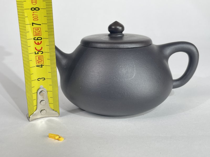 名家款紫砂壶一把 - 图6