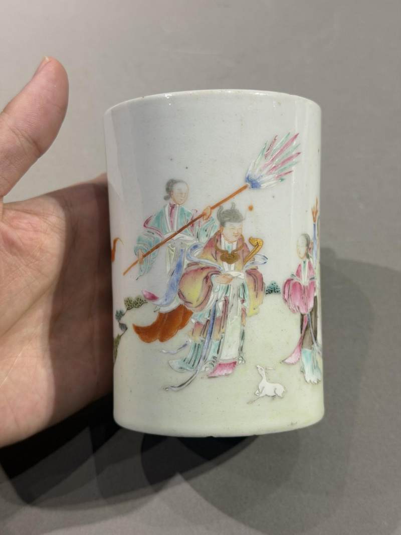    清乾隆 粉彩唐明皇游夜宫笔筒 - 图3