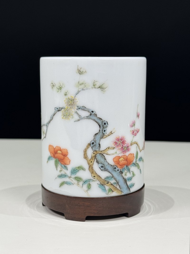 清 粉彩花卉纹笔筒 - 图2