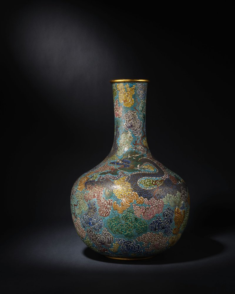 清雍正／乾隆　掐絲琺瑯逐珠雲龍紋天球瓶 | AN EXTREMELY RARE AND LARGE CLOISONNÉ ENAMEL 'DRAGON AND CLOUD' TIANQIUPING - 图10