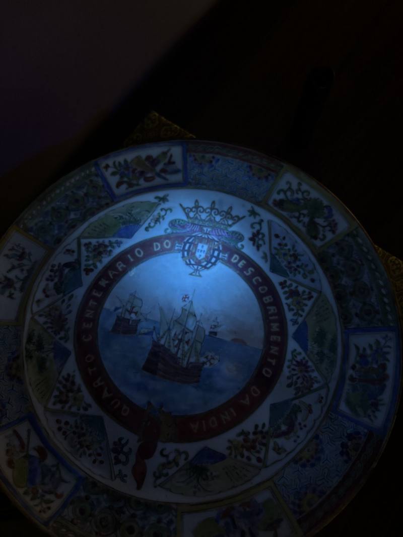    清 广彩纪念达伽马发现印度400周年盘 - 图11
