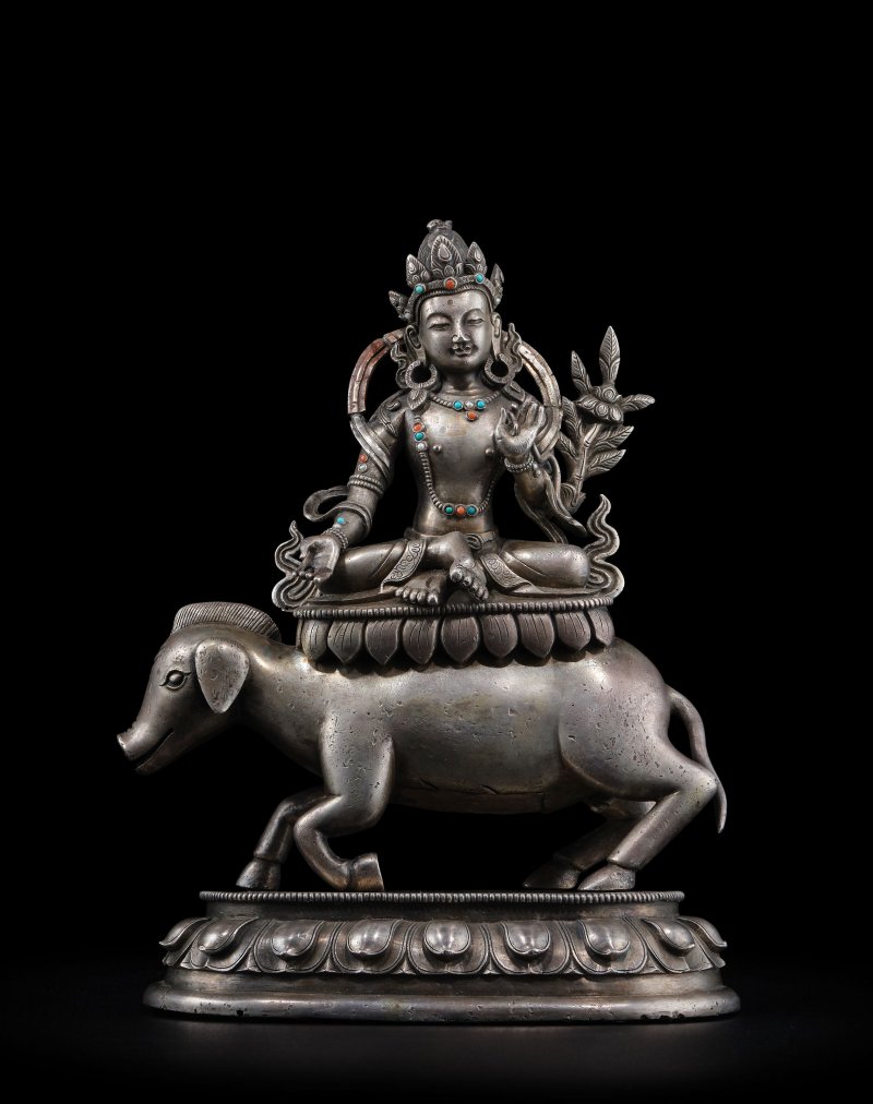 清乾隆 (1736-1795) 摩利支天銀像 | A SILVER FIGURE OF MARICHI - 图1