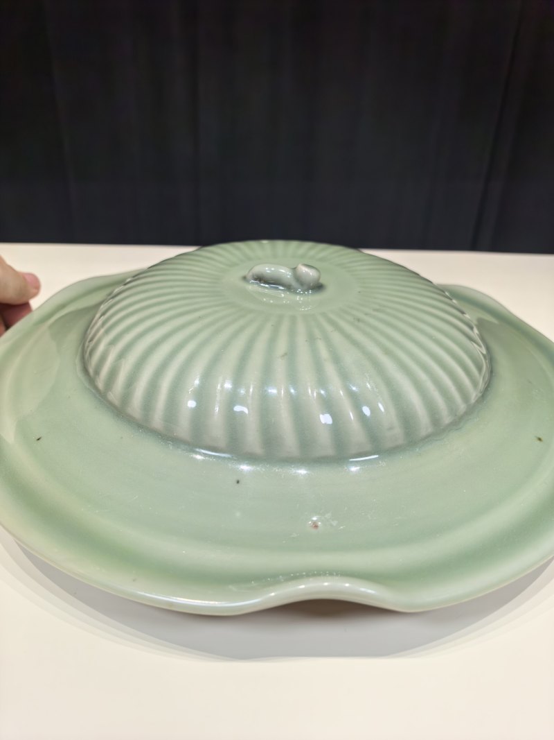 元-明 龙泉窑青釉荷叶盖罐一对 - 图25
