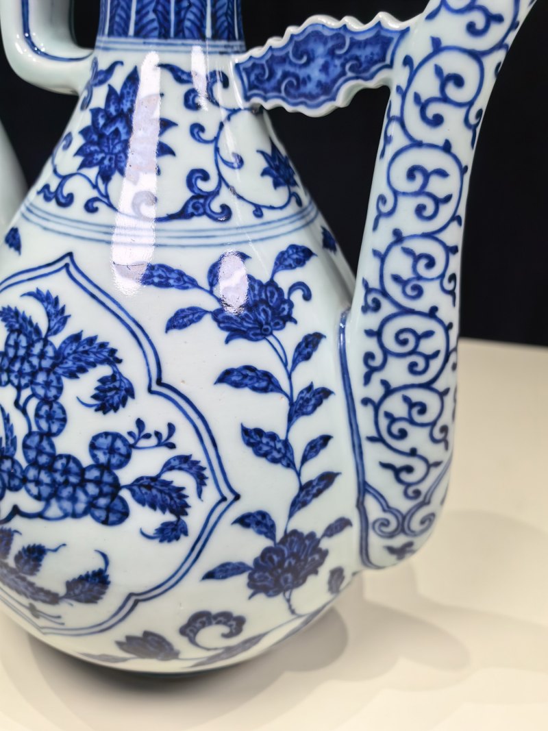 清乾隆 青花折枝瑞果纹执壶 - 图18