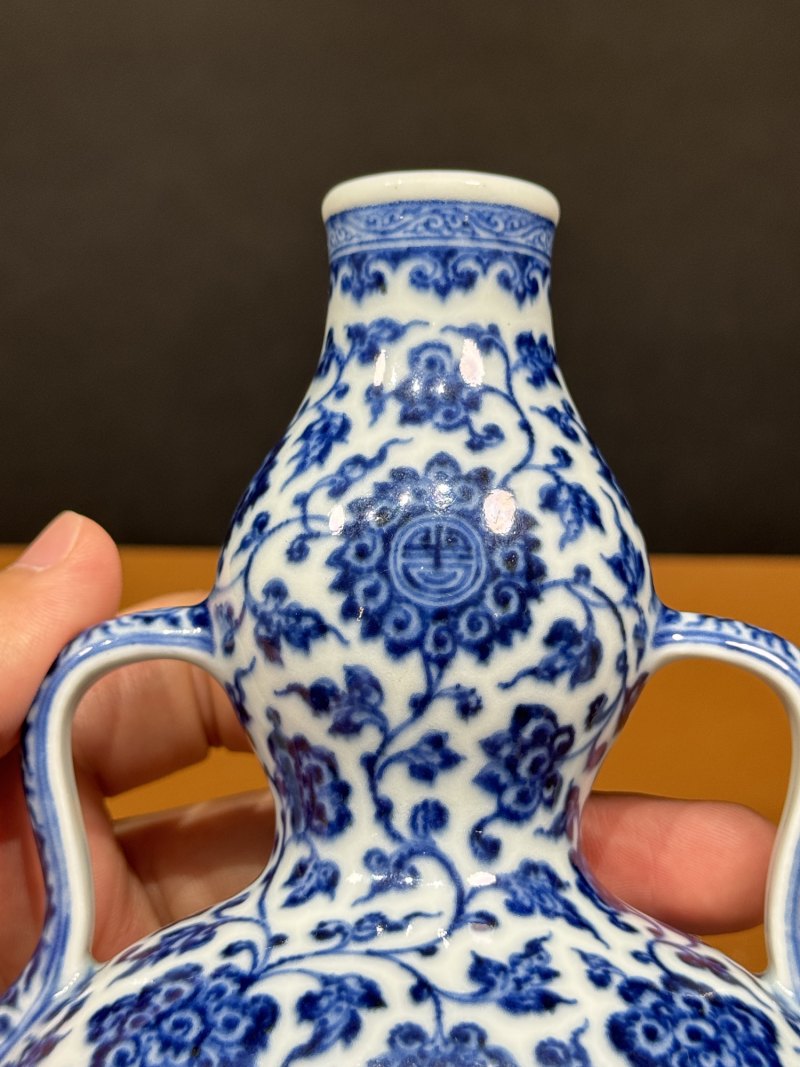 清乾隆 青花团寿纹绶带葫芦扁瓶 - 图7