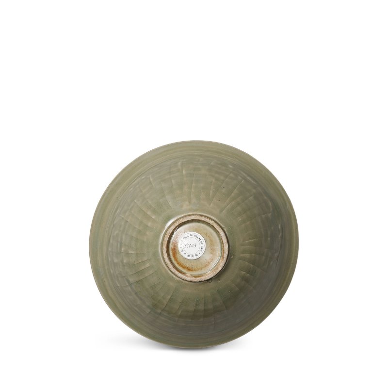 北宋　耀州窯青釉印纏枝牡丹紋盌 | A MOULDED YAOZHOU CELADON-GLAZED 'FLORAL' BOWL - 图2
