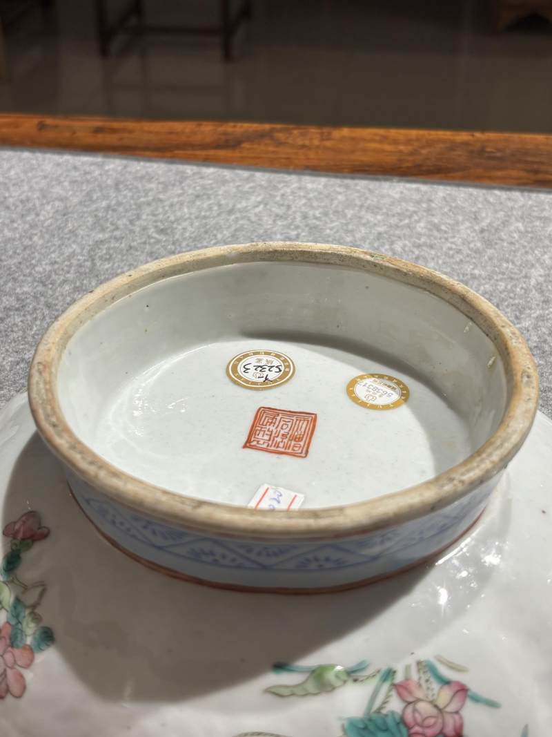    清同治 粉彩唐明皇游夜宫高足盘 - 图13