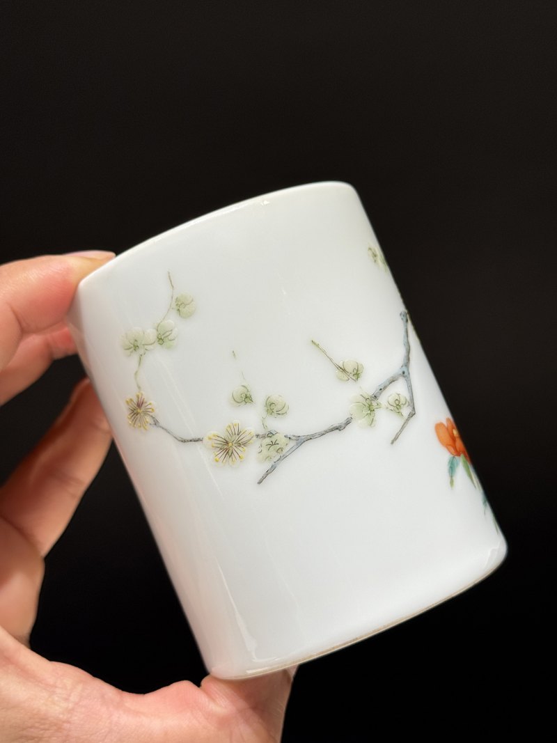 清 粉彩花卉纹笔筒 - 图4