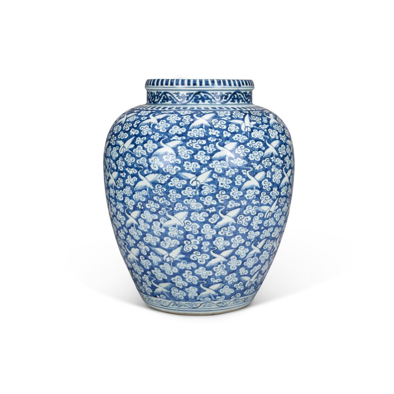 明萬曆 藍地白花百鶴長壽罐 雙圈六字楷書款  WANLI SIX-CHARACTER MARK IN UNDERGLAZE BLUE WITHIN A DOUBLE CIRCLE AND OF THE PERIOD (1573-1619) - 图1