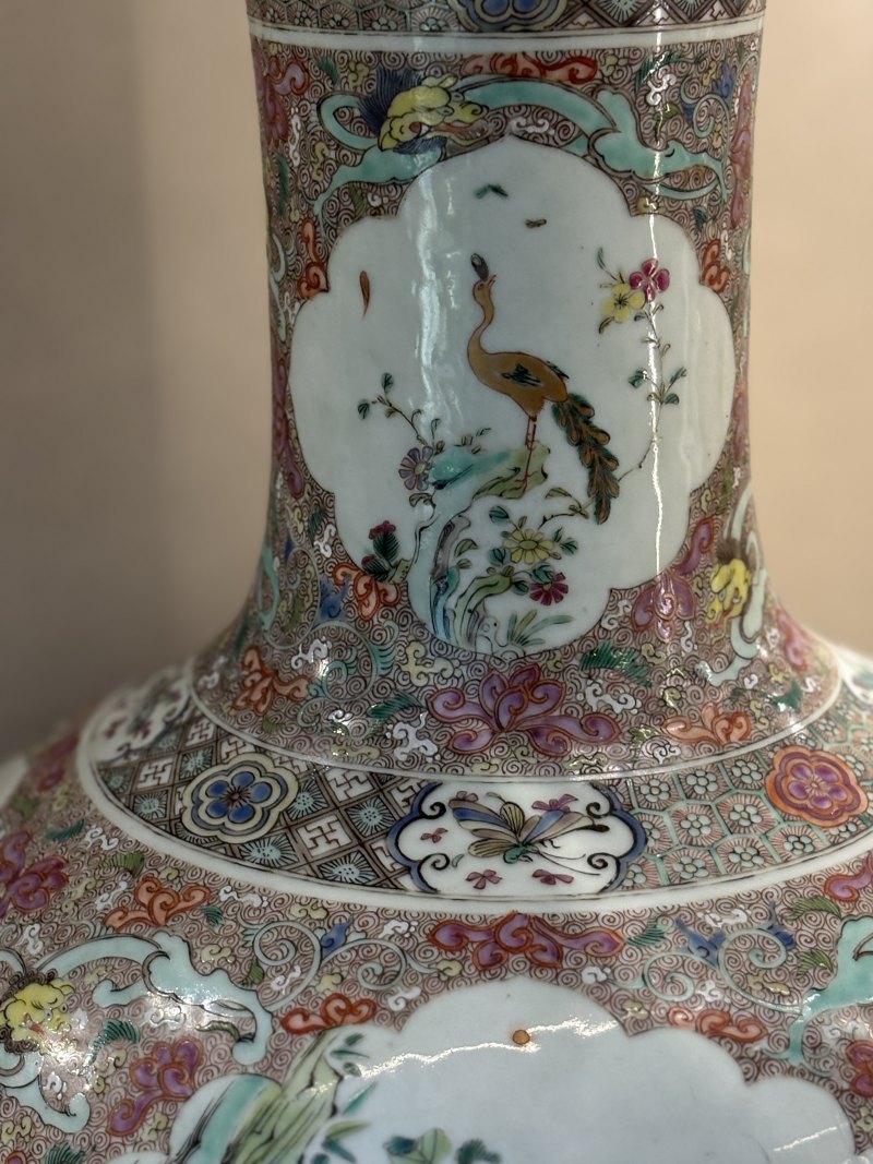 民國粉彩錦地蝠紋開窗花鳥天球瓶 - 图10