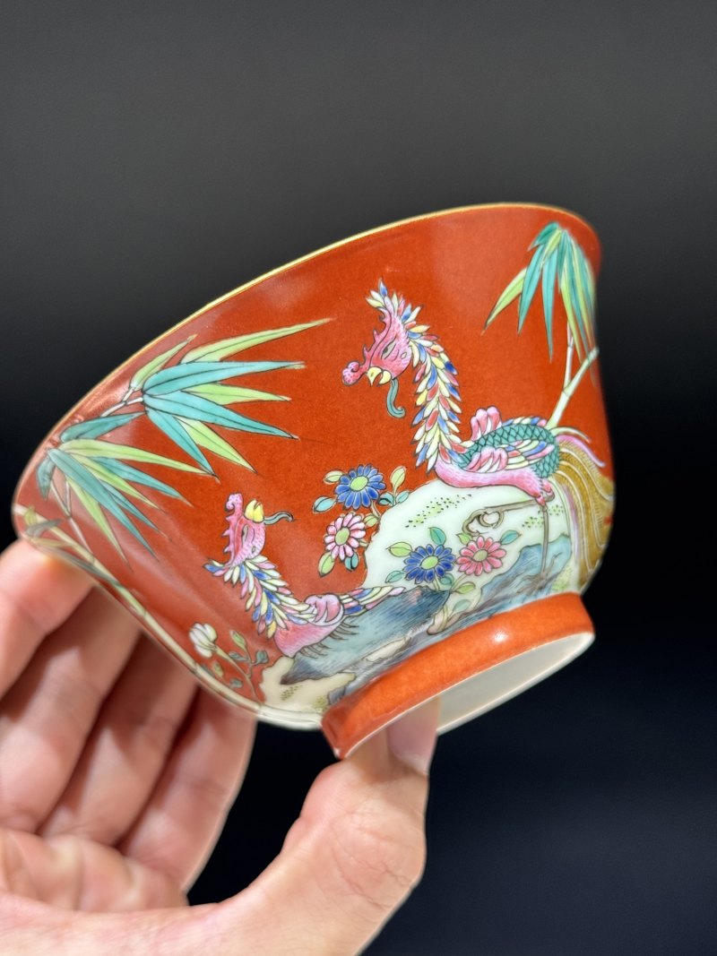 清道光 珊瑚红地粉彩凤鸣在竹盖碗一对 - 图22