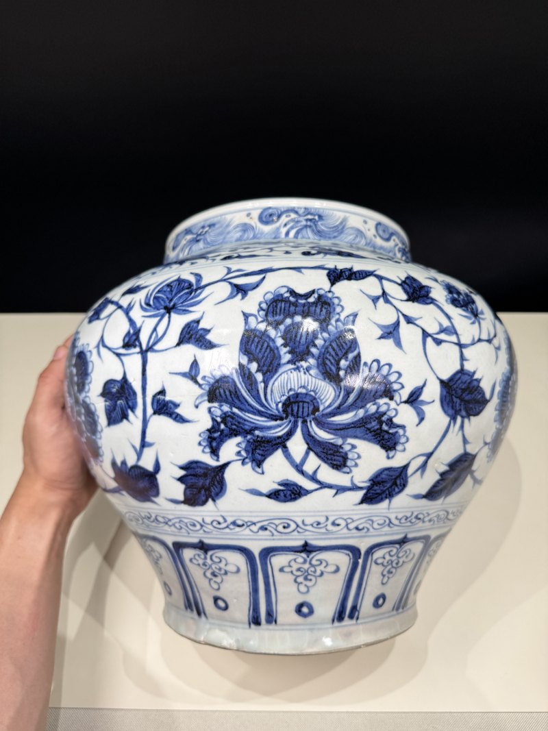 元 青花缠枝莲纹大罐 - 图5