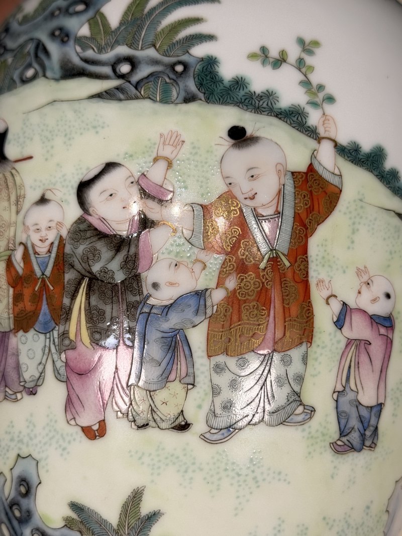 民国 粉彩婴戏图瓶 - 图11