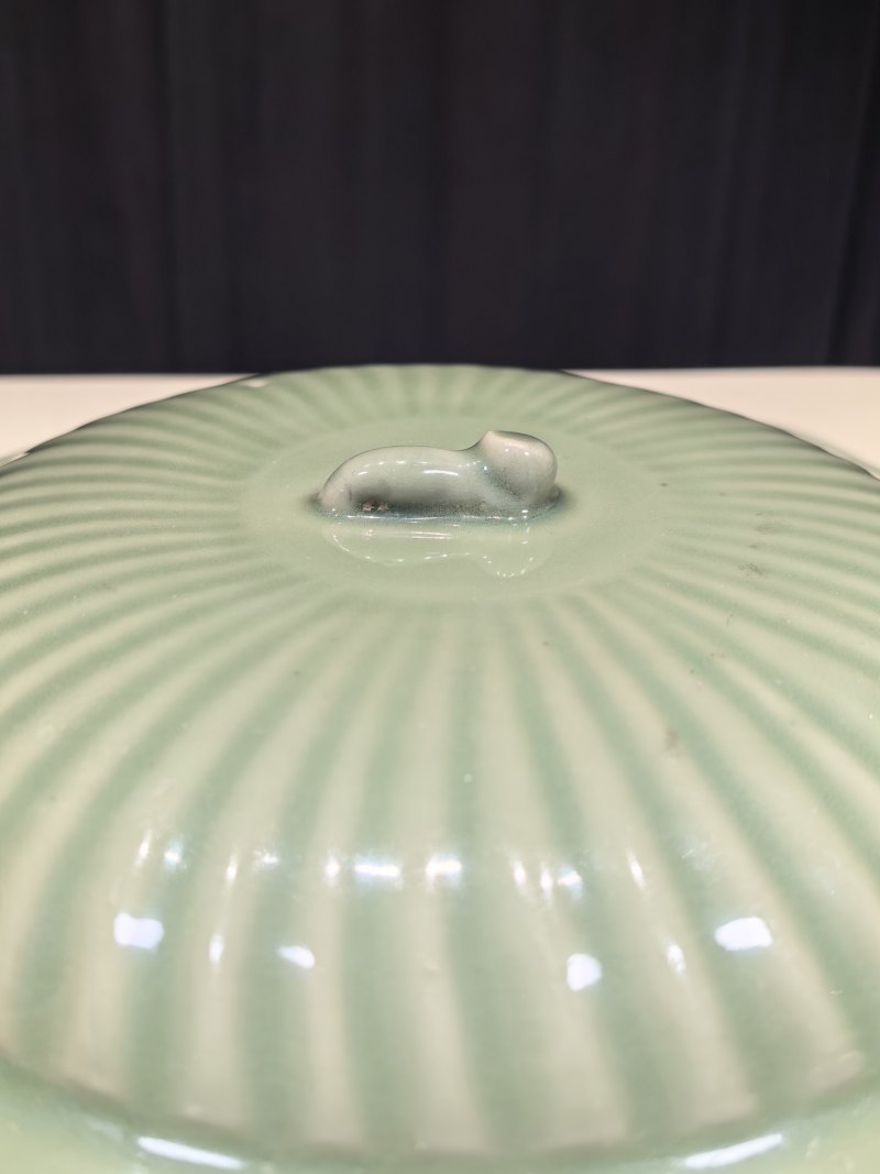 元-明 龙泉窑青釉荷叶盖罐一对 - 图26