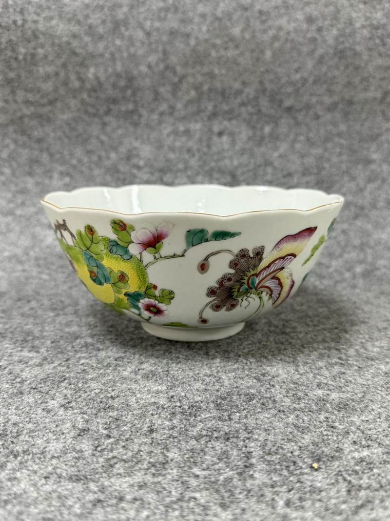    粉彩花果纹碗 - 图2