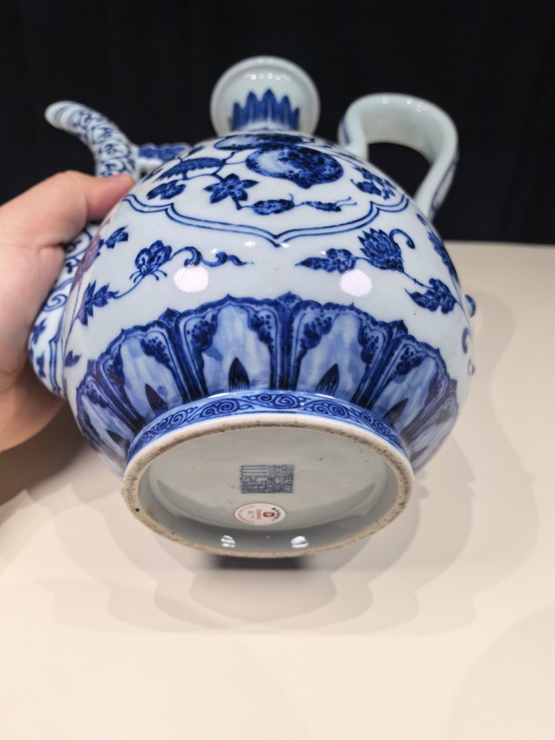 清乾隆 青花折枝瑞果纹执壶 - 图19