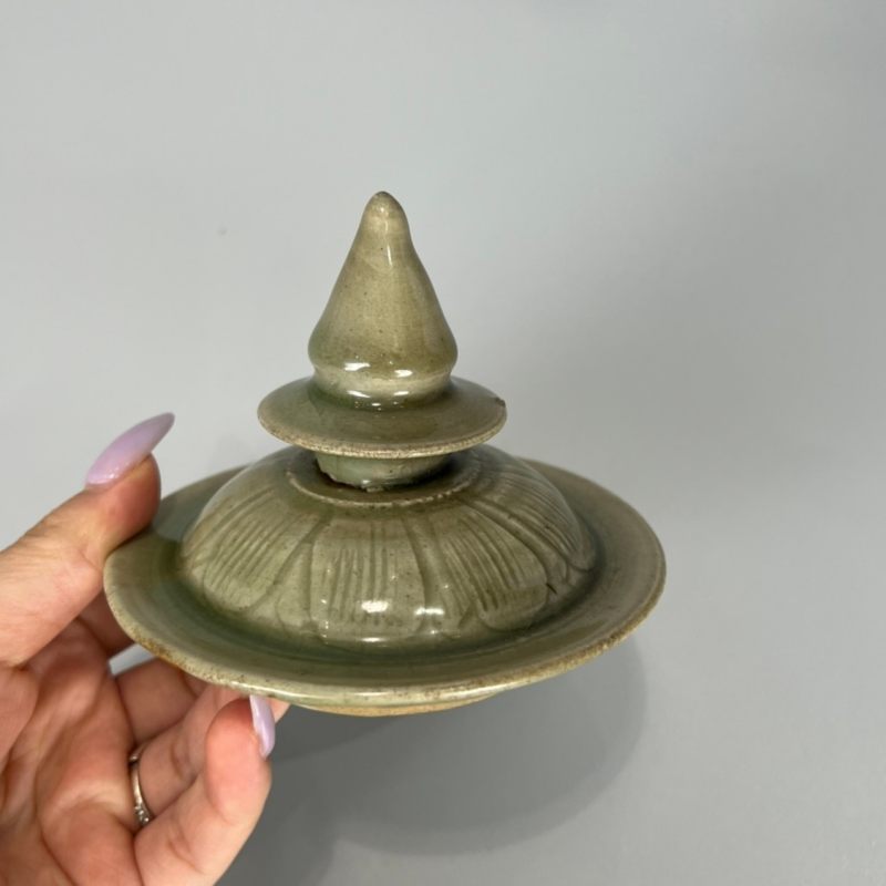 明代 龙泉窑青釉刻花瓶 - 图14