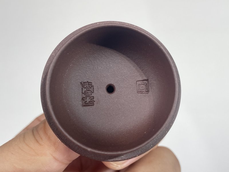 名家款紫砂壶一把 - 图3
