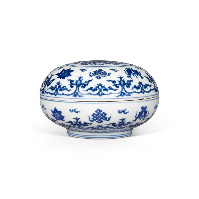 明嘉靖 青花八吉祥紋蓋盒 雙圈六字楷書款  JIAJING SIX-CHARACTER MARK IN UNDERGLAZE BLUE WITHIN A DOUBLE CIRCLE AND OF THE PERIOD (1522-1566) - 图3