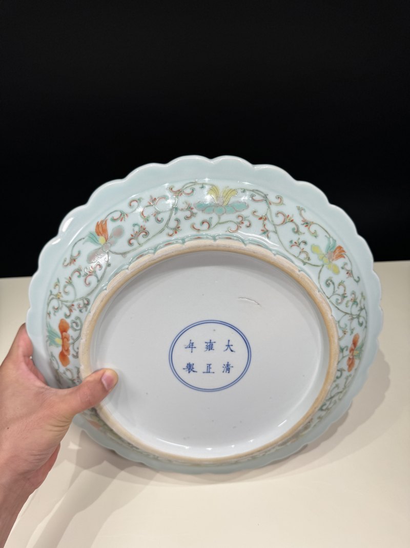 清雍正 五彩花卉纹花口盆及托盘一套 - 图18