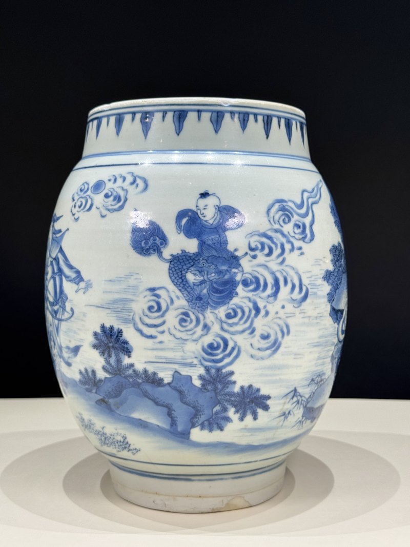 明崇祯 青花张仙送子图莲子罐 - 图3