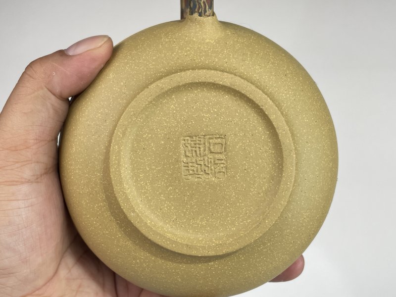 名家款紫砂壶一把 - 图4