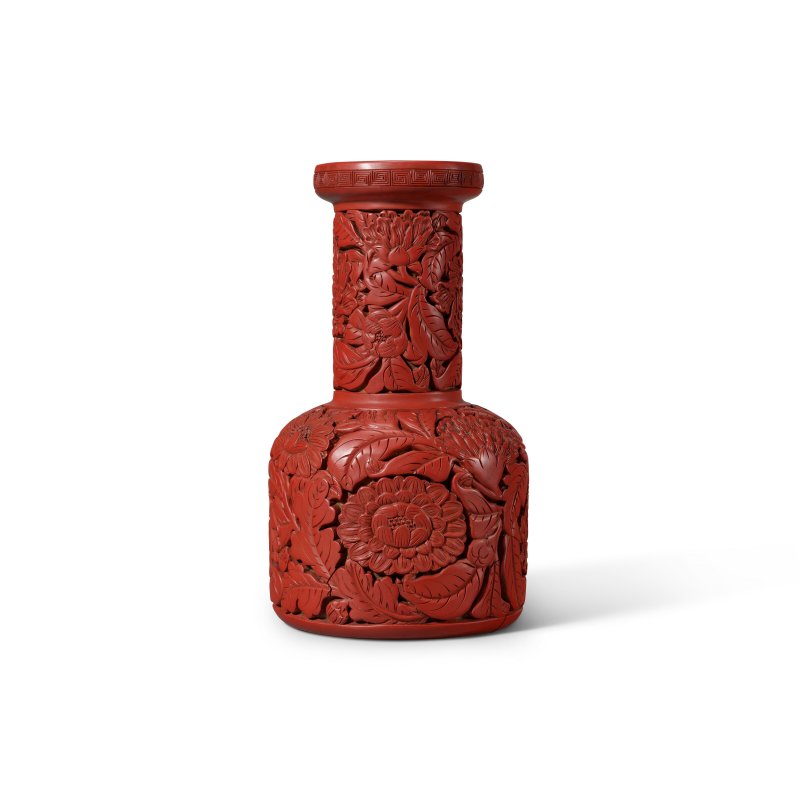 明永樂 剔紅纏枝花卉紋紙槌瓶 「大明永樂年製」針刻款  YONGLE INCISED SIX-CHARACTER MARK AND OF THE PERIOD (1403-1425) - 图4