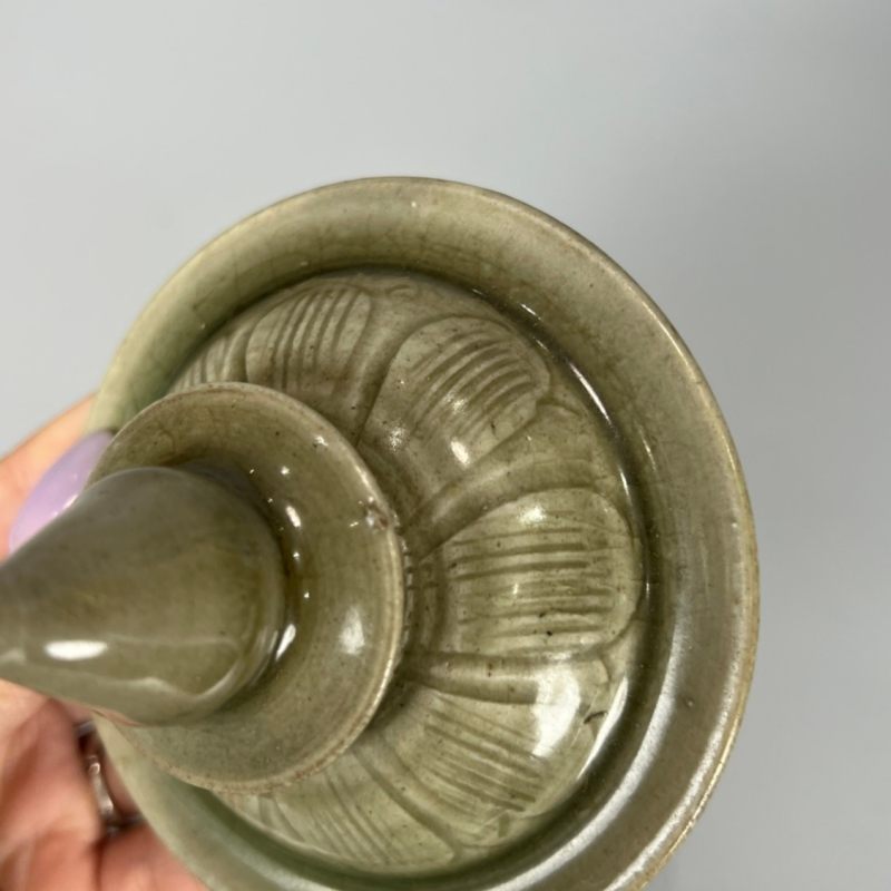 明代 龙泉窑青釉刻花瓶 - 图15
